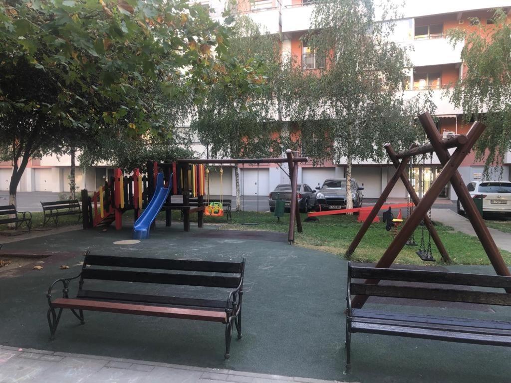 Family Retreat Politehnica Park Apartment Bucureşti Ngoại thất bức ảnh